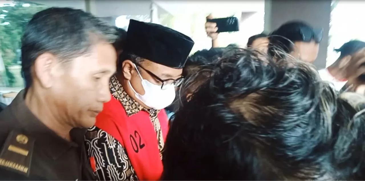 penangkapan kepala dinas PU Kota Gorontalo oleh kejari Provinsi Gorontalo