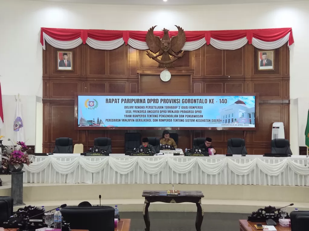 Rapat Paripurna DPRD Provinsi Gorontalo: Pansus Miras Dibentuk, Usul Prakarsa Disetujui