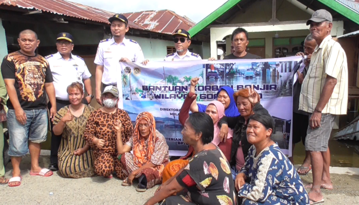 BPTD Kelas II Gorontalo Salurkan Ratusan Paket Bantuan Korban Banjir