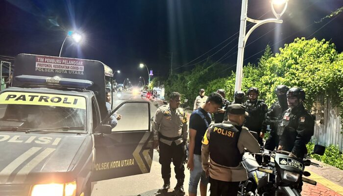 Sat Samapta Polresta Gorontalo Bubarkan Remaja yang Nongkrong di Jl. Andalas untuk Menjaga Keamanan Kota