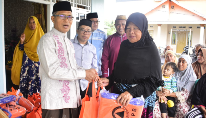 Pemkot dan BPBD Gorontalo Salurkan Paket Bantuan untuk Korban Banjir di Kelurahan Lekobalo