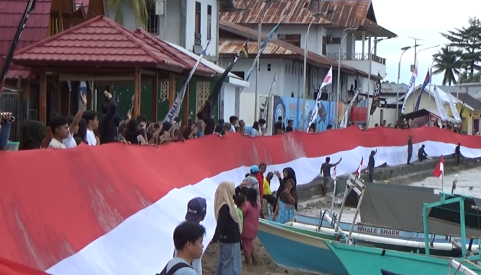 Pembentangan Bendera Merah Putih Sepanjang 200 Meter