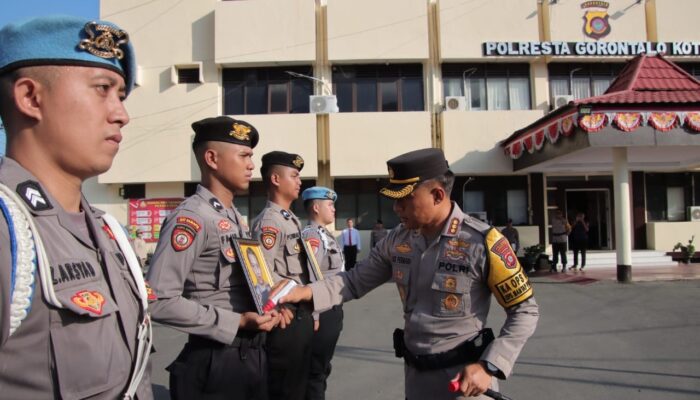 Kapolresta Gorontalo Kota Pimpin Upacara PTDH,Dua Personil Tak lagi Berstatus Anggota