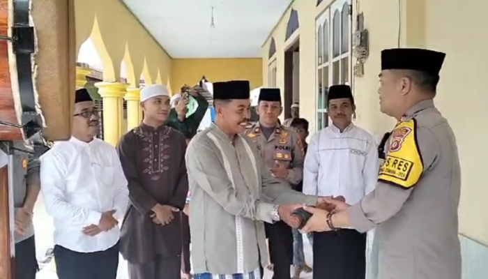 Polres Bone Bolango Berikan Bantuan Beduk Masjid Hidayatullah