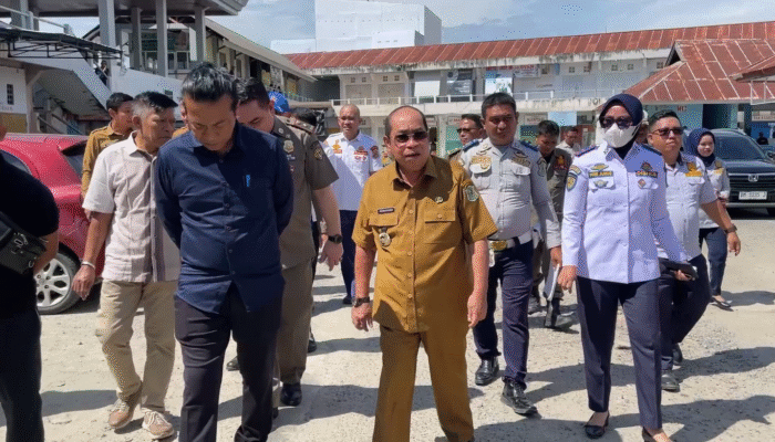 Tak Bayar Retribusi, Lapak Terminal Sentral Ditertibkan