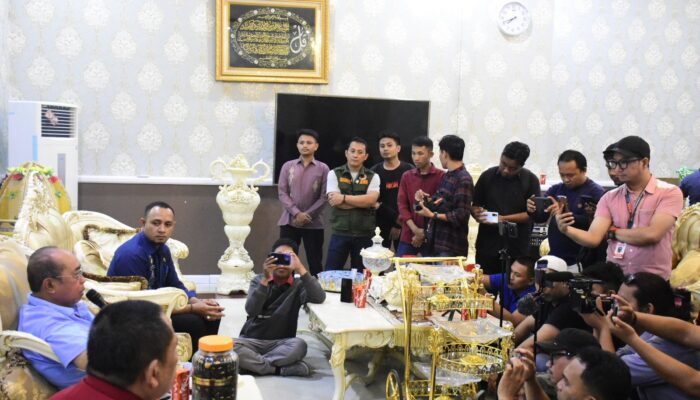 Gaet Pengusaha, Strategi Adhan Dambea Membentuk Bank Gorontalo