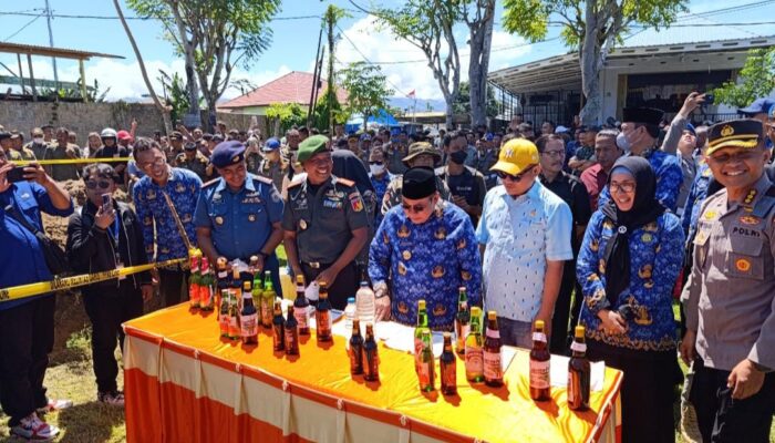 Ribuan Miras Dimusnahkan, Wujud 100 Program Kerja Adhan-Indra