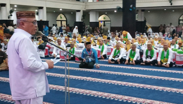 Bupati Sofyan Puhi Lepas 279 Jemaah Haji Kabupaten Gorontalo