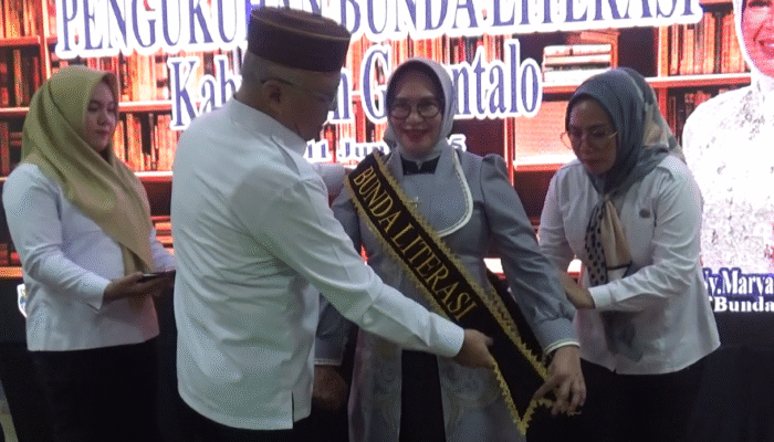 Maryam Puhi Pago Dikukuhkan Sebagai Bunda Literasi Gorontalo