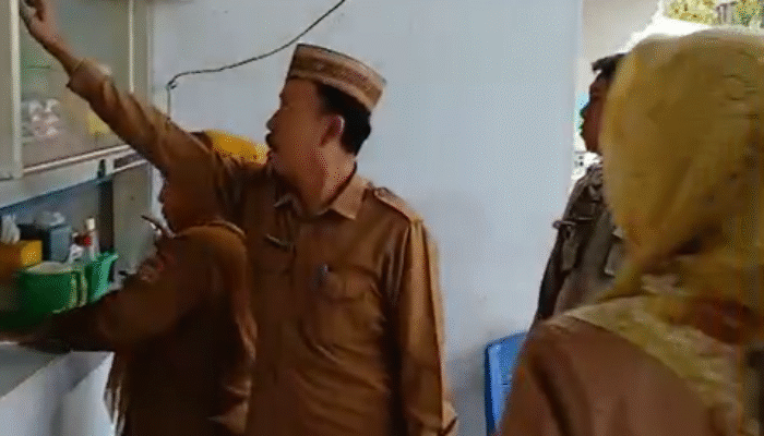 Menunggak, Delapan Lapak di Food Court Limboto Disegel