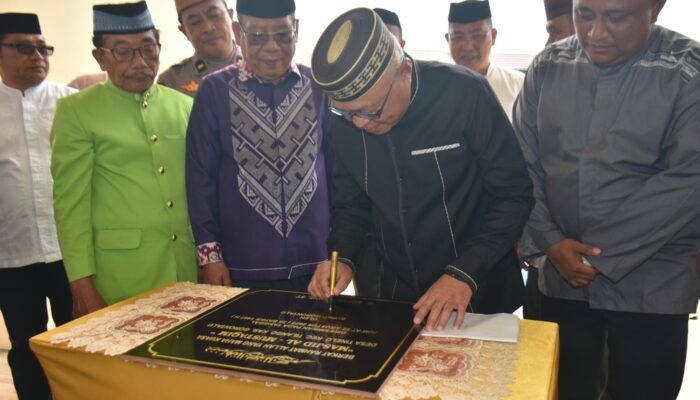 Bupati Sofyan Resmikan Pemanfaatan Mesjid Al-Mutaqin Desa Tinelo