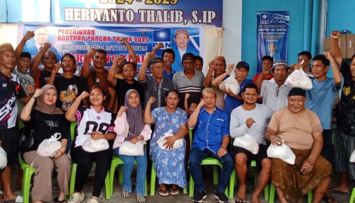 HUT ke-27 PAN, Aleg Heriyanro Thalib Berbagi Bantuan Pangan