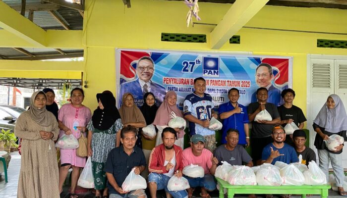 HUT ke-27 PAN, Herman Haluti Salurkan Bantuan Pangan untuk Warga