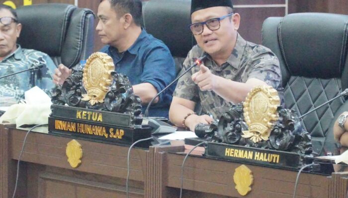 Kota Gorontalo Terima Bantuan Mobil Pengangkut Sampah dari Kementerian Lingkungan Hidup