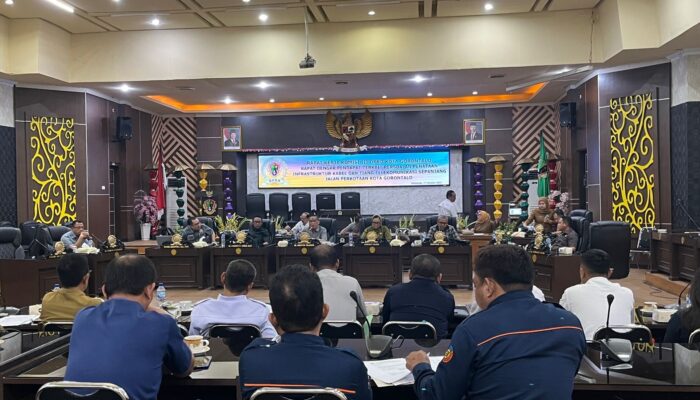 Komisi III DPRD Kota Gorontalo Dorong Regulasi Penataan Tiang dan Kabel Telekomunikasi