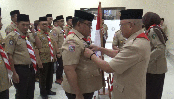 Sofyan Puhi Lantik Pengurus Saka Wanabakti dan Kalpataru