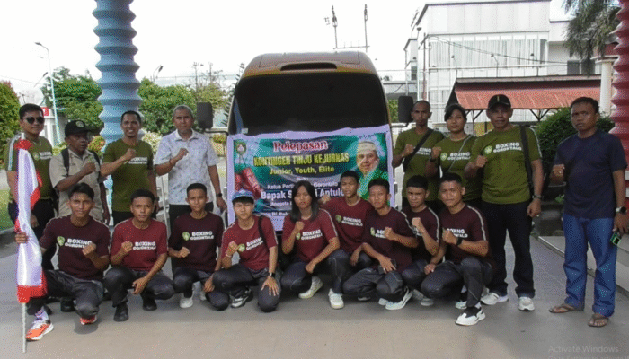 Suryadi Antule Lepas 9 Petinju Kota Gorontalo ke Kejurnas Palu