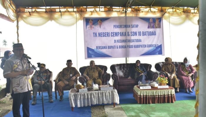Bupati Sofyan Resmikan Sekolah Satu Atap TK Negeri Cempaka dan SDN 10 Batudaa