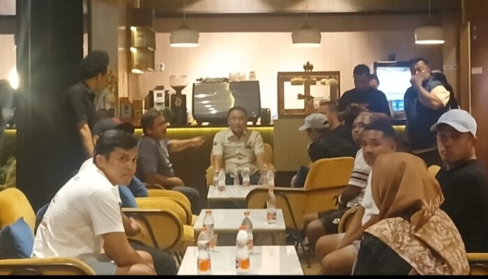 Digeruduk Rakyat Penambang, Mikson Yapanto Meminta Maaf