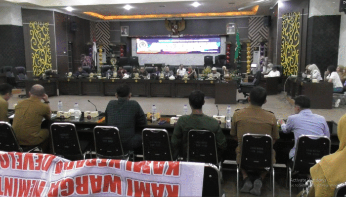 Warga Safa Marwah 7 Mengadu ke Komisi III Dekot