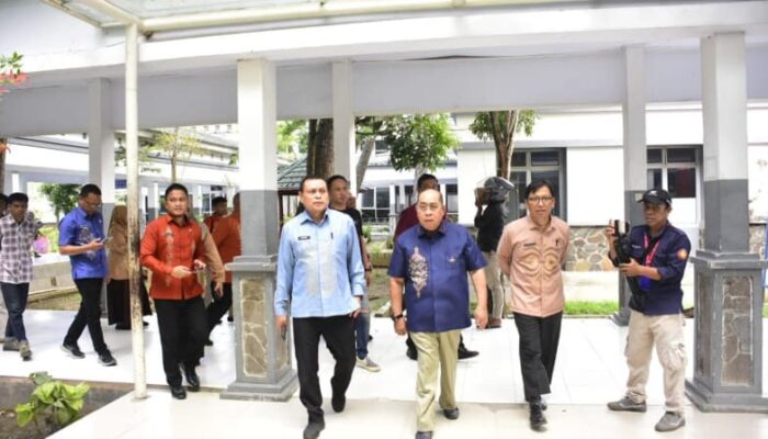 Kunjungi RSAS, Wali Kota Adhan Cek Fasilitas AC Hingga Toilet di Ruangan Pasien