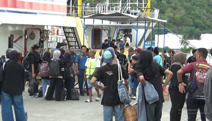 Ratusan Pemudik Mulai Padati Pelabuhan Gorontalo