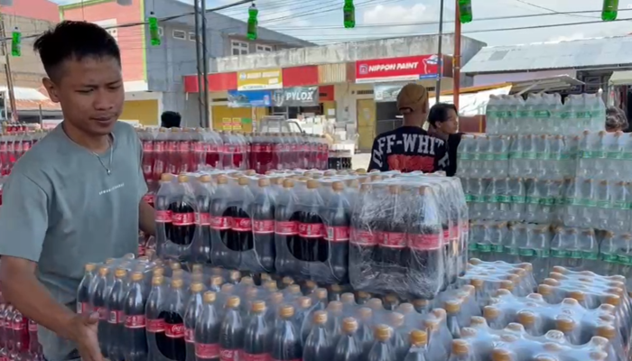 Lapak Minuman Bersoda Musiman Ramai Jelang Lebaran