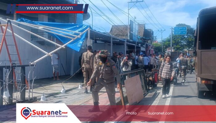 Pemkot Tertibkan Sejumlah Bangunan PKL di Kompleks BTN