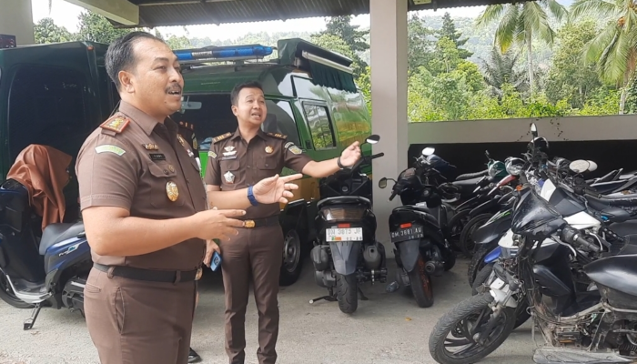Kejari BonBol Tertibkan Aset, 19 Kendaraan Dinas Disita