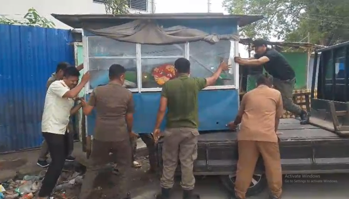 Satpol PP Bongkar Lapak Pedagang Bandel di Pasmolin Limboto