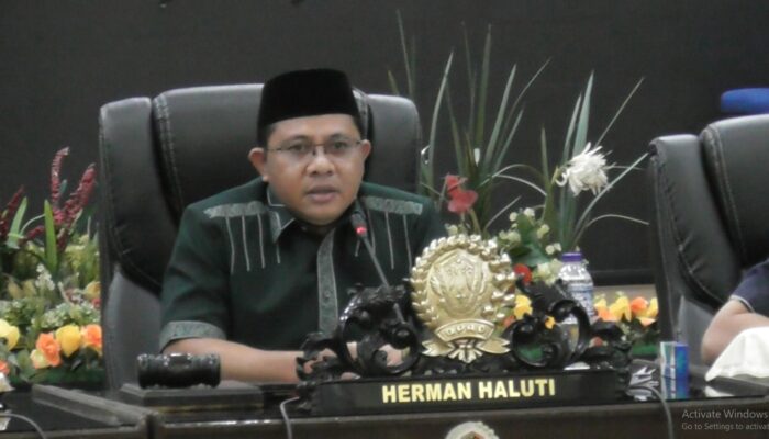 Komisi II Dekot Desak Pengembang Pakai PDAM