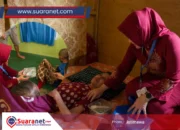 Kadis Eladona Kunjungi dan Salurkan Bantuan kepada Dua Lansia Rentan di Moodu dan Wongkaditi Timur